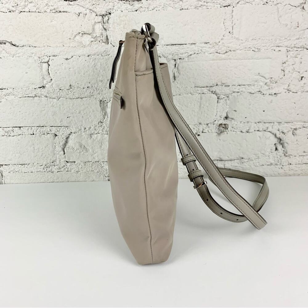 Kate Spade Dawn Soft Taupe Grey Flat Crossbody Purse - Picture 7 of 12